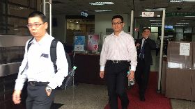 指高閬仙收鑽戒挨告出庭　童仲彥：有證