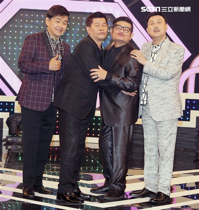 余天、賀一航、謝金晶共同主持的「天生王牌」首錄，特別來賓彭恰恰、許效舜。（記者邱榮吉/攝影）