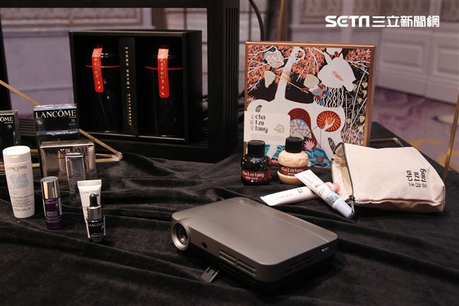 54屆金馬獎禮品搶先曝光。（記者邱榮吉/攝影）