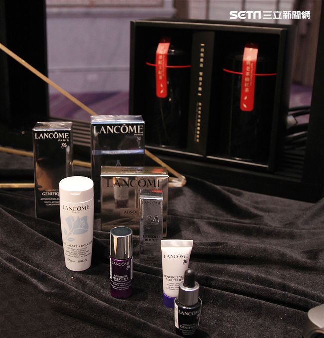 54屆金馬獎禮品搶先曝光。（記者邱榮吉/攝影）