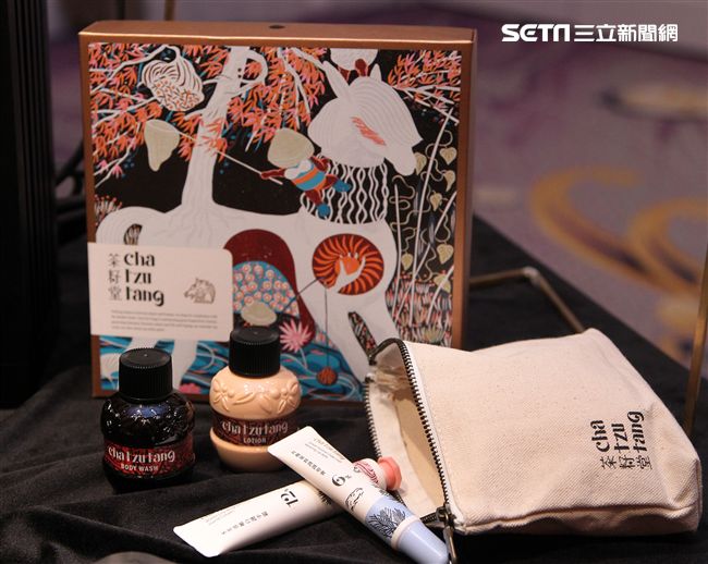 54屆金馬獎禮品搶先曝光。（記者邱榮吉/攝影）