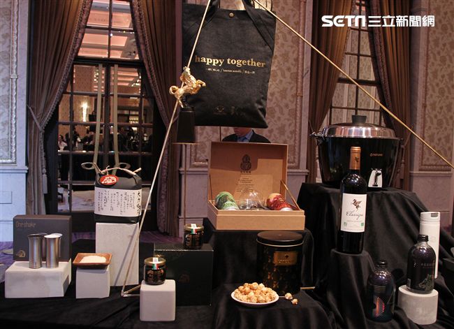 54屆金馬獎禮品搶先曝光。（記者邱榮吉/攝影）