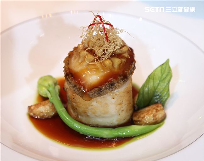 鮑魚。（記者邱榮吉/攝影）