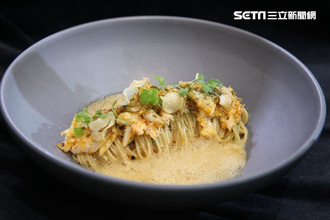 蟹黃味噌天使麵線。（記者邱榮吉/攝影）
