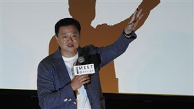 周錫瑋：要百姓支持才會出來選受邀擔任今年台灣室內設計週年度大會主展館共同策展人的前台北縣長周錫瑋（圖），對於外傳將參選新北市長，他7日表示，會持續走基層，不會走傳統方式找人來挺自己參選，要百姓支持才會出來選。中央社記者王鴻國攝　106年11月7日