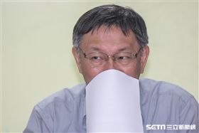 台北市長柯文哲赴台北市議會民進黨黨團報告。 圖／記者林敬旻攝