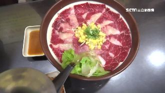 好暖心！牛肉麵老闆請打火兄弟免費吃