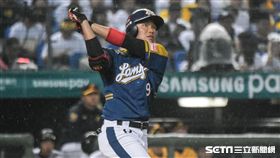 中華職棒總冠軍賽LAMIGO王柏融 圖／記者林敬旻攝