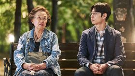 花漾奶奶秀英文,羅文姬,李帝勳／鴻聯電影提供