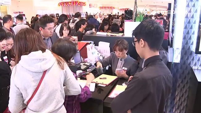 週年慶買到賺到？櫃姐揭百貨暗黑真相