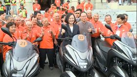 蔡英文總統接見不老騎士。（總統府提供）