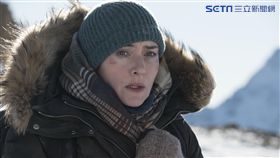 金獎影后凱特溫絲蕾與金球獎得主伊卓瑞斯艾巴共同領銜主演的災難愛情片【絕處逢山】／福斯提供