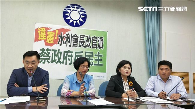 水利會改官派　藍批嘴唸經，手摸乳