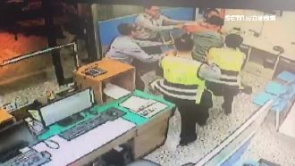 酒醉受傷拒送醫　男毆警：我善良百姓