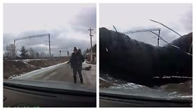 開車遇狂男當街砍2女＿https://www.youtube.com/watch?v=4oR-PfOmoQo