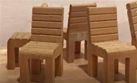 銅板價,10元,奧客,手作,木椅,荒謬　圖／翻攝自臉書爆怨公社