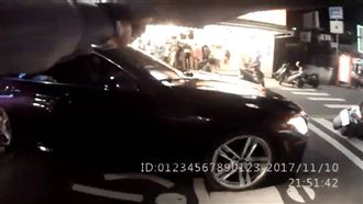 拎北袂爽啦！　拒檢奔逃警開一槍逮人