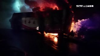 遊覽車輪冒煙竄火　駕駛緊急疏散乘客