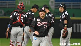 ▲千葉羅德投手教練小林雅英。（圖／記者王怡翔攝）