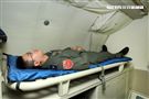 P3C反潛機空間夾小飛官自行找地板空位以簡單的瑜伽墊鋪開來休息。