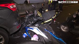 機車自摔轎車急煞　6車連追撞10傷