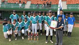 花蓮玉里高中棒球隊在2017中信盃黑豹旗全國高中棒球賽中表現亮眼，戰績率先進入16強，不料卻傳出有12名主力球員到KTV飲酒開趴，其中還有2名學生未成年。校方得知後，依規定記過懲罰，但有老師跳出斥責，「年輕人不重紀律，未來到職棒還得了！」（圖／翻攝自玉里高中棒球隊臉書）