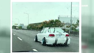 輪胎外八快飛了？網友神解「海拉風」