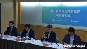 台灣世代智庫一例一休民調記者會 張之謙攝