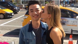 正妹都來獻吻！他花十天挑戰百吻台灣