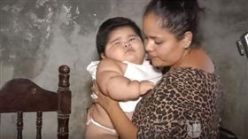 10月大嬰兒重達28公斤 （圖／翻攝自YouTube）