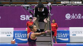 ▲迪雅琴科多次因為不服判決而上前與主審理論。（圖／記者蔡宜瑾攝影）