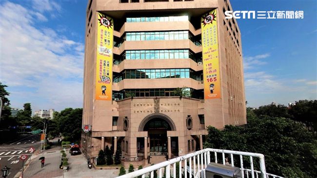 警察不滿被罵「XX娘」　求償百萬