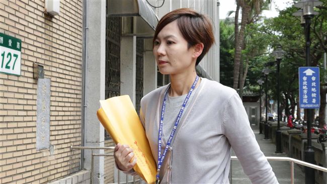 限制彭愛佳出境　檢察官請路人公評？