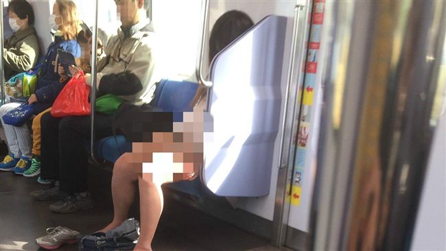 裸下身搭車睡死　少婦神秘三角洲曝光