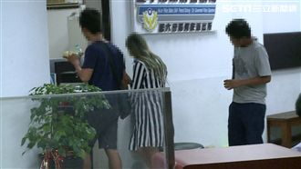 賓士撞死人她開車？警疑金髮辣妹說謊