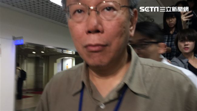 柯拒答國安講稿事件！總質詢中斷喊卡