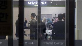 脫北士兵叛逃南韓送醫_韓國時報http://www.koreatimes.co.kr/www/nation/2017/11/103_239162.html