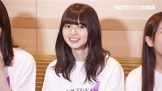 來台體驗放天燈　女星感受竟是好害羞