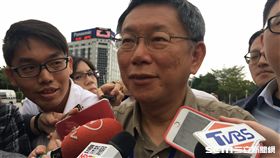 柯文哲森77步出市議會 盧冠妃攝