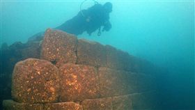 土耳其,遺跡,古堡,烏拉爾圖文明,Lake Van,考古,內陸湖（圖／翻攝自推特ANADOLU AJANSI）https://goo.gl/eKVHE6