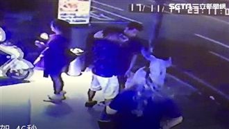 夫妻街頭全武行！　警到場後結果慘了