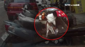 看屋留幼孫機車上睡覺　糊塗阿公挨轟