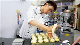 陳姓烘焙師的訂單只接兩種人。(圖／翻攝自雅妃烘焙坊臉書)