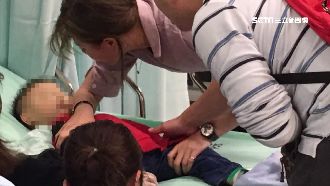 二歲童賞花海熱痙攣　警飆4公里救人