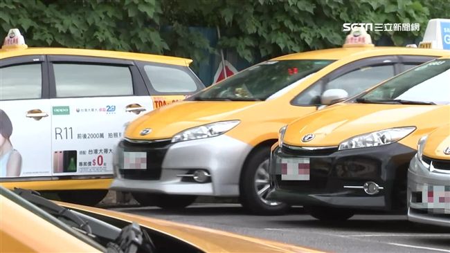 近日一名計程車司機就在Threads分享驚喜經驗，他的車輛貼有「維大力」貼紙，沒想到真的能免費領飲料，讓他直喊「傳說是真的！」（示意圖／資料照）