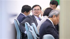 劉櫂豪出席民進黨中常會民進黨中常會15日在民進黨中央黨部舉行，民進黨立院黨團幹事長劉櫂豪（中）出席會議。中央社記者吳翊寧攝　106年11月15日