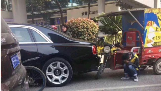 快遞員追撞勞斯萊斯　賠償金讓他崩潰