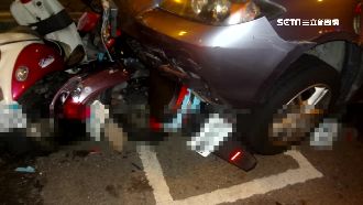 酒駕撞逆向送報騎士　再撞路邊9機車