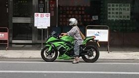 高雄,出家人,重機,Kawasaki Ninja(臉書https://www.facebook.com/groups/199118586927007/permalink/841976742641185/)