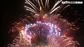 2017台北101煙火。（記者邱榮吉/攝影）